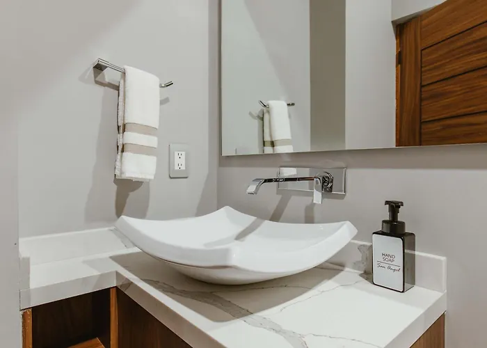 1st Floor Corner Unit With Rooftop Access To The Views In Cabo * Cabo San Lucas